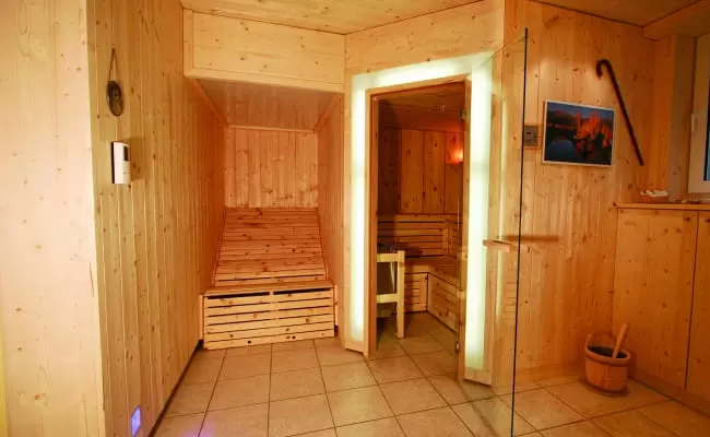 images/2021/11/12/bilder_2006_sauna_gumpenberger_009_650x400.webp